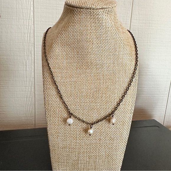 Freshwater pearl drops on a bronze necklace. New, lobster clasp, 18” - Picture 3 of 4